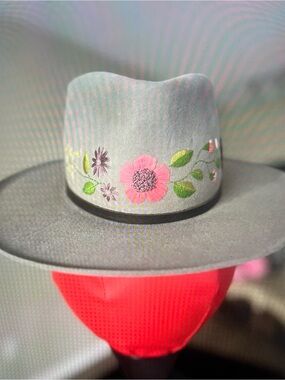 Embroidered Floral Gray Felt Fedora Hat - Pink Flower Accent
